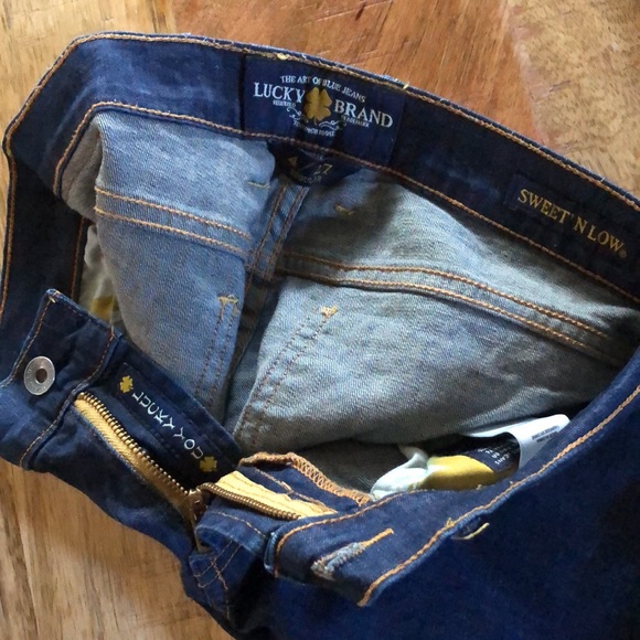 Lucky Brand Jeans size 4 - Picture 2 of 11